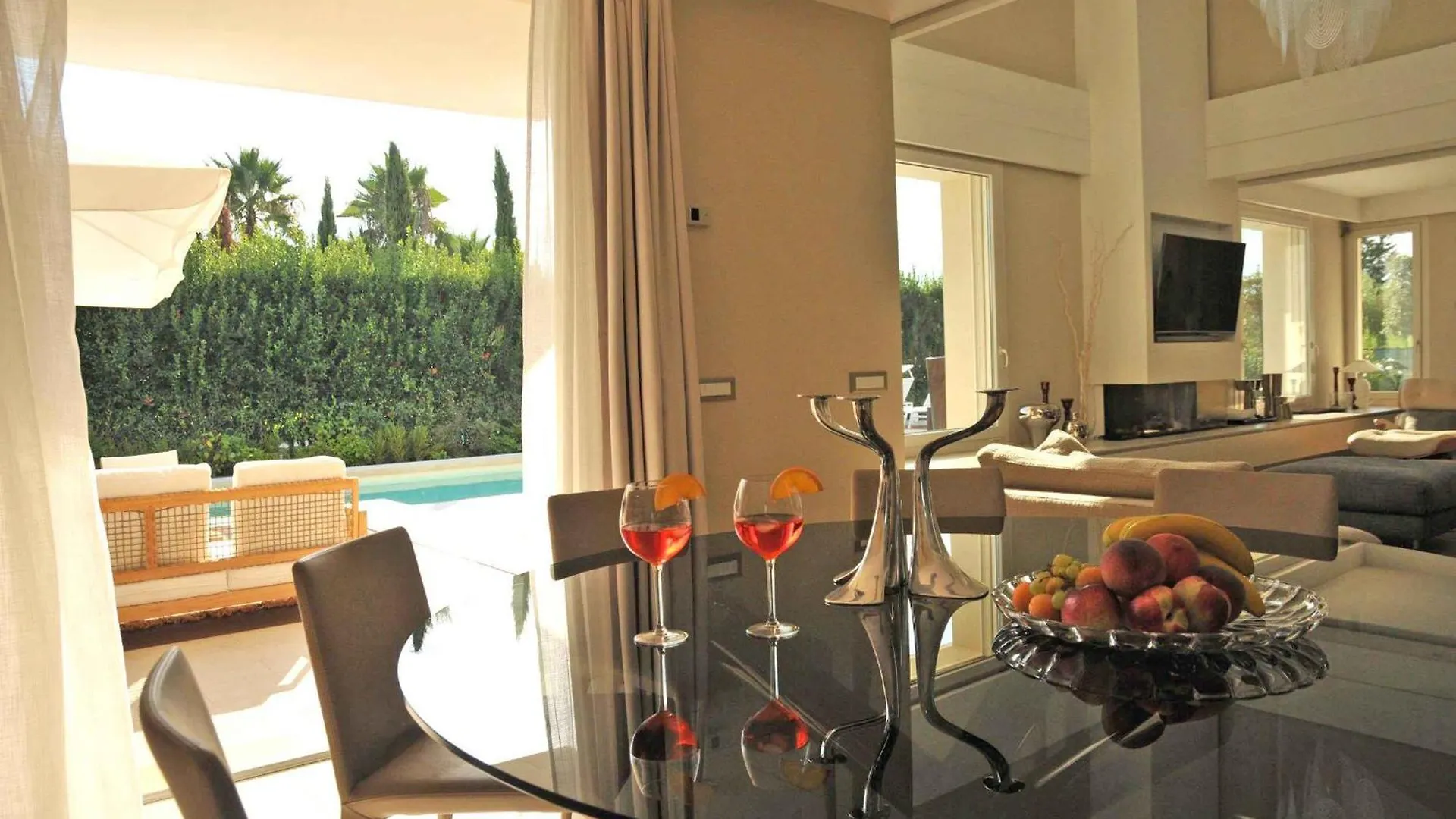 Luxurious Modern Villa With Refreshing Pool Forte dei Marmi 0*,