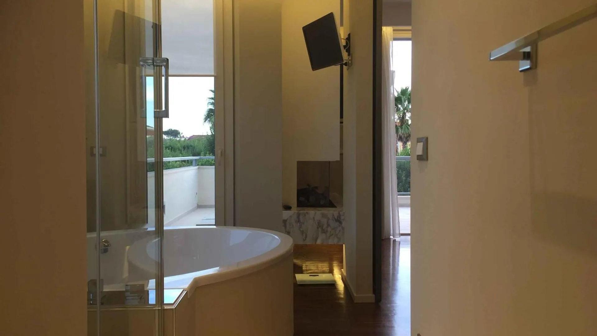 Luxurious Modern Villa With Refreshing Pool Forte dei Marmi Italy