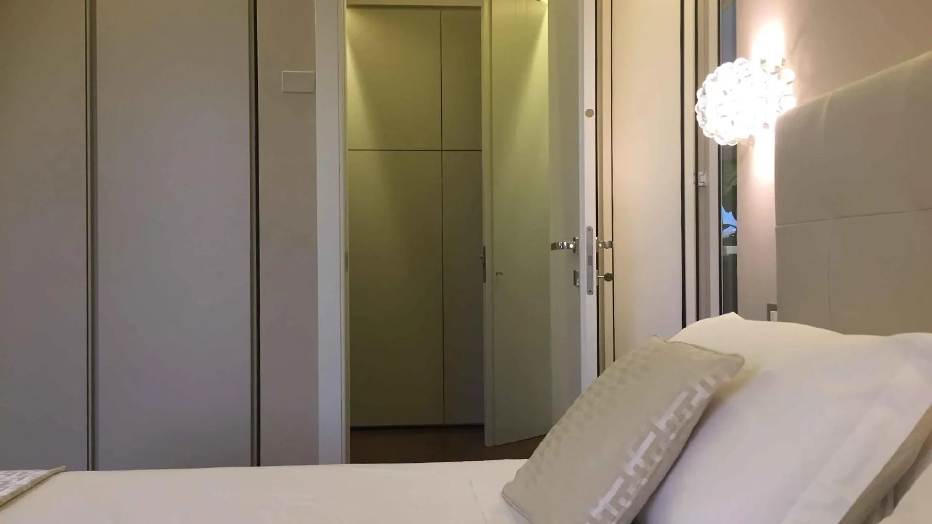Luxurious Modern Villa With Refreshing Pool Forte dei Marmi