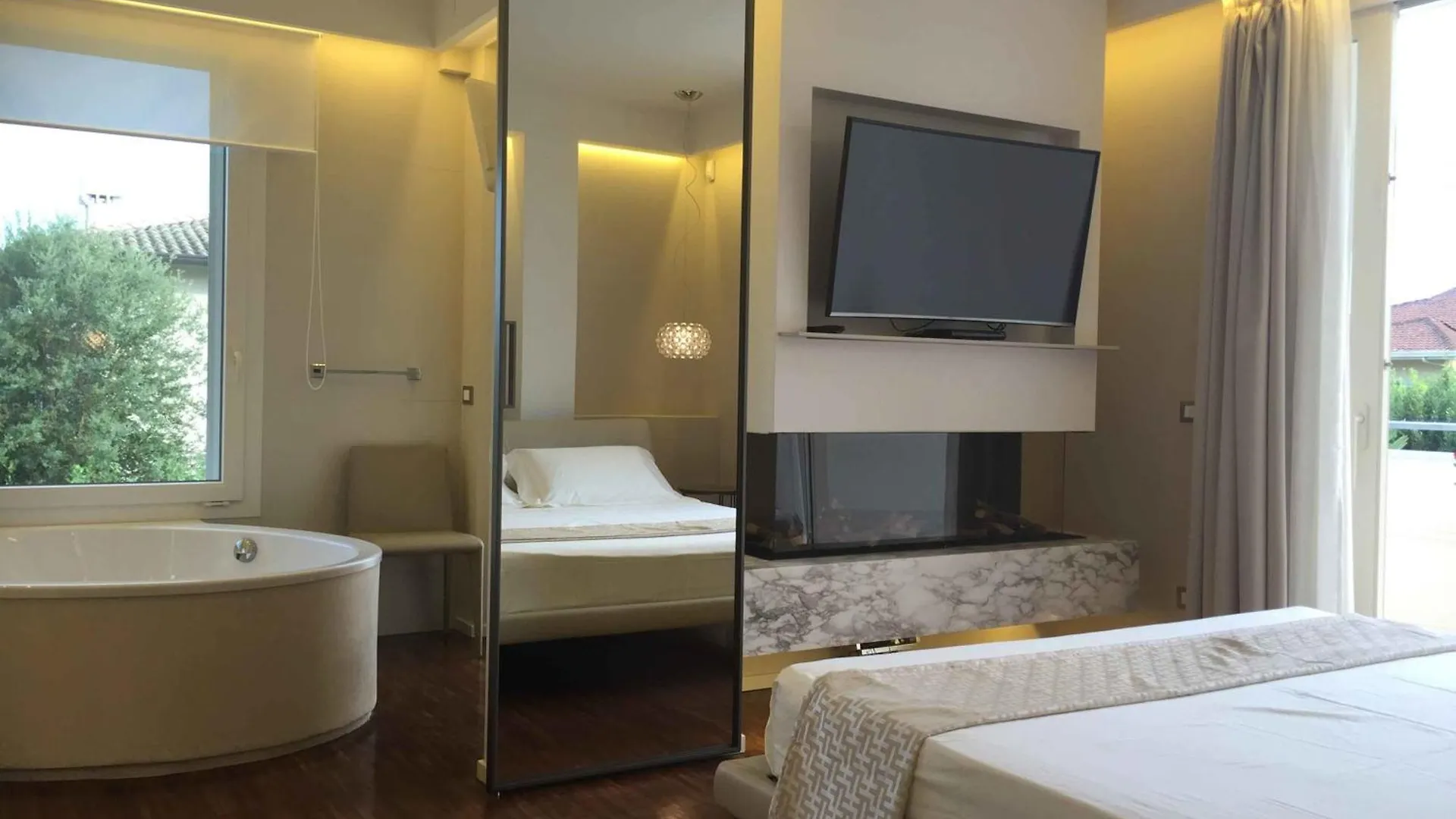 Luxurious Modern Villa With Refreshing Pool Forte dei Marmi 0*,  Italy