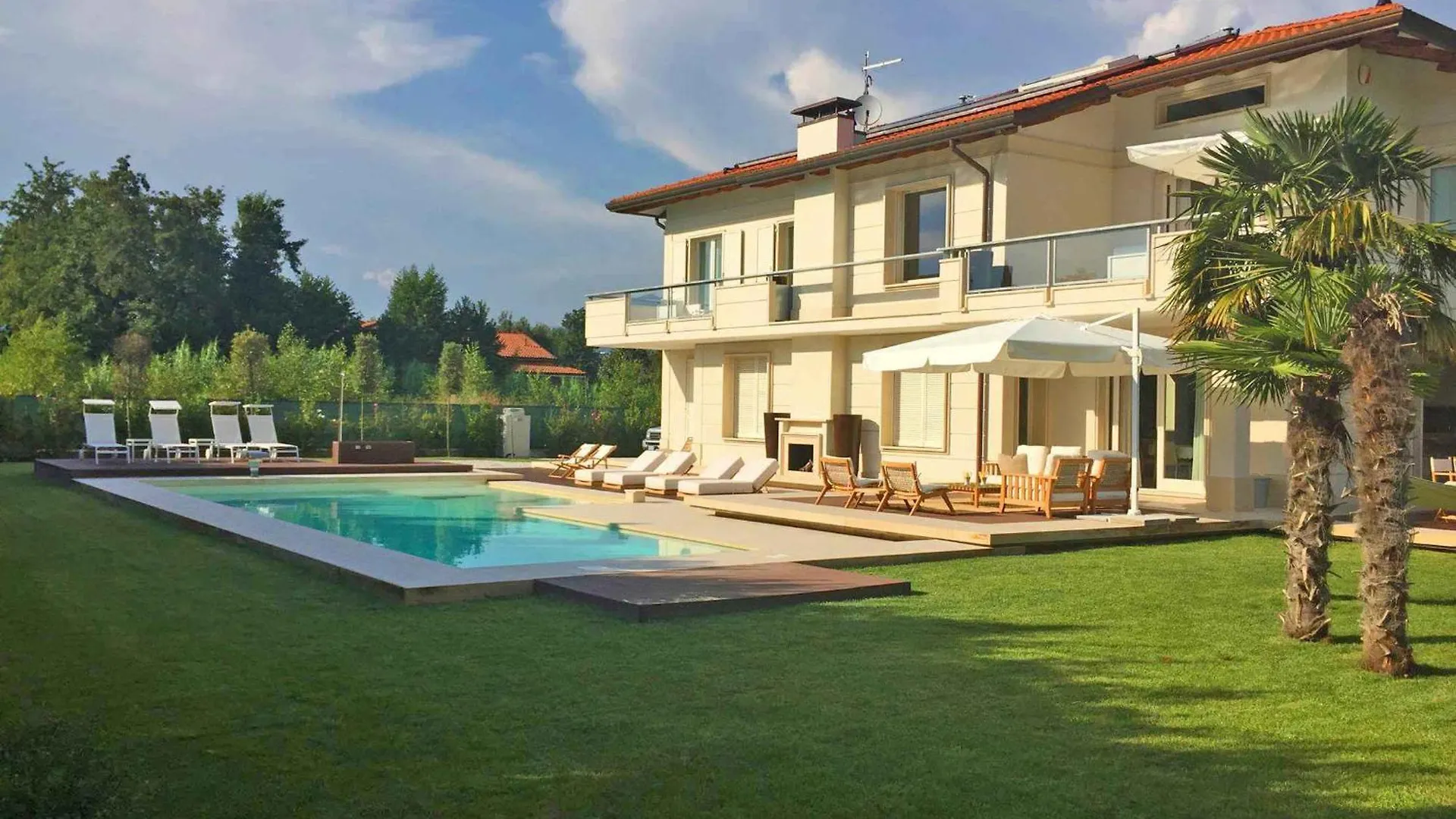 Luxurious Modern Villa With Refreshing Pool Forte dei Marmi 0*,  Italy