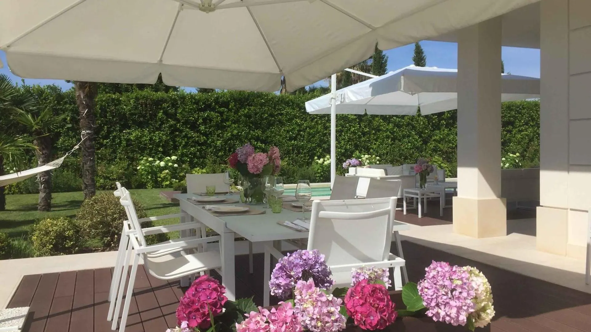 Luxurious Modern Villa With Refreshing Pool Forte dei Marmi